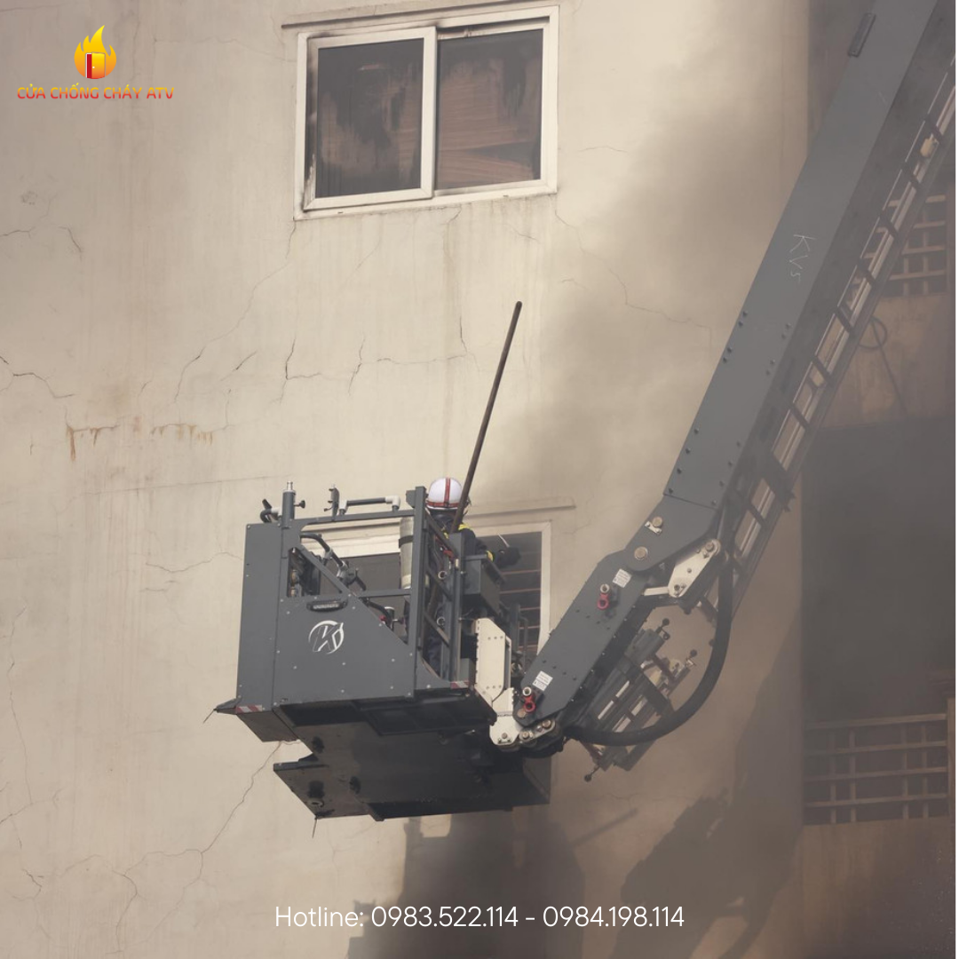 Cháy lớn tại Hà Đông